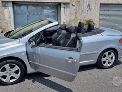 Usata 2004 Peugeot 307 CC Cabrio | 3000 € (Buon prezzo)