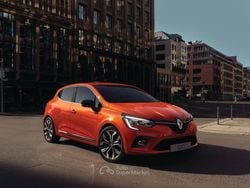 Arancione Usata 2023 Renault Clio V Equilibre Tre volumi | 13.950 € (Buon prezzo)