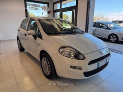 Bianco Usata 2015 Fiat Punto Tre volumi | 7600 € (Molto cara)
