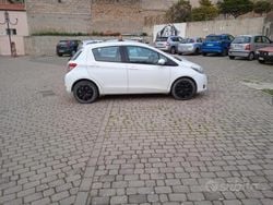 Bianco Usata 2013 Toyota Yaris Due volumi | 5500 €