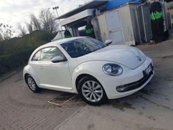 Bianco pastello Usata 2012 VW Maggiolino Design Due volumi | 10.750 € (Buon prezzo)