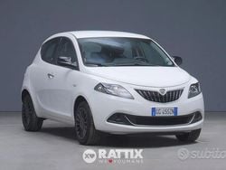Bianco neve pastello Usata 2021 Lancia Ypsilon Silver Due volumi | 11.248 € (Buon prezzo)