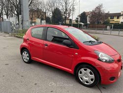 Rosso Usata 2009 Toyota Aygo Due volumi | 2900 € (Buon prezzo)