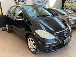 Nero Usata 2010 Mercedes A160 Tre volumi | 3290 € (Buon prezzo)