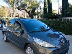 Grigio Usata 2010 Peugeot 207 Business-Line Tre volumi | 2500 € (Ottimo prezzo)