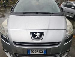 Grigio Usata 2011 Peugeot 5008 Monovolume | 3000 €