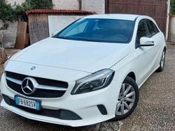 Bianco Usata 2015 Mercedes 180 Tre volumi | 10.500 €