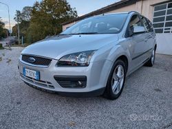 Grigio Usata 2006 Ford Focus Station wagon | 4100 € (Molto cara)