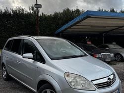 Argento Usata 2008 Opel Zafira Cosmo Monovolume | 2999 € (Buon prezzo)