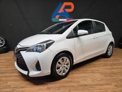 Bianco Usata 2015 Toyota Yaris Cool Tre volumi | 6900 € (Ottimo prezzo)