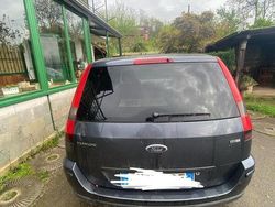 Usata 2004 Ford Fusion Due volumi | 1200 € (Ottimo prezzo)