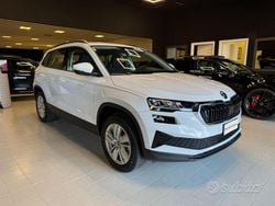 Bianco Nuova 2025 Skoda Karoq Selection SUV | 33.900 € (Buon prezzo)