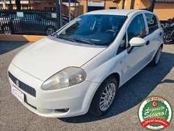 Bianco Usata 2011 Fiat Punto Due volumi | 3490 € (Buon prezzo)