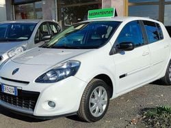 Bianco Usata 2011 Renault Clio III Dynamique Tre volumi | 5400 € (Molto cara)