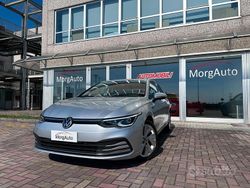 Argento Usata 2021 VW Golf VIII Style Tre volumi | 22.490 € (Buon prezzo)