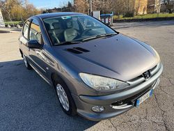 Grigio Usata 2008 Peugeot 206 Tre volumi | 2550 € (Buon prezzo)