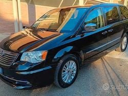 Nero Usata 2014 Lancia Voyager Silver Monovolume | 11.700 € (Cara)