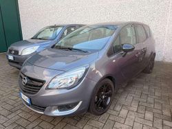 Grigio Usata 2016 Opel Meriva Design Edition Monovolume | 8900 € (Molto cara)