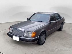 Grigio Usata 1991 Mercedes E200 Tre volumi | 21.990 €