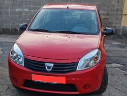 Rosso Usata 2010 Dacia Sandero Due volumi | 2800 €