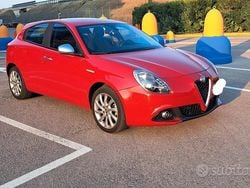 Rosso Usata 2019 Alfa Romeo Giulietta Tre volumi | 12.000 € (Buon prezzo)