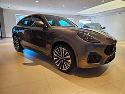Grigio Nuova 2025 Maserati Grecale SUV | 85.900 € (Molto cara)