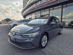 Grigio Usata 2020 VW Golf VIII Style Tre volumi | 16.500 € (Buon prezzo)