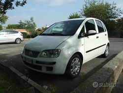Usata 2011 Fiat Idea Monovolume | 3200 € (Buon prezzo)
