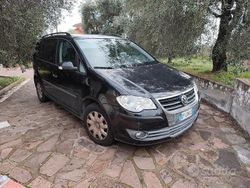 Nero Usata 2008 VW Touran Monovolume | 2000 €