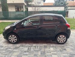 Nero Usata 2009 Toyota Yaris Tre volumi | 4000 €