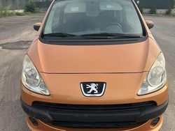 Marrone Usata 2006 Peugeot 1007 Due volumi | 2400 € (Buon prezzo)