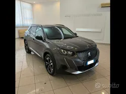 Grigio scuro Usata 2023 Peugeot 2008 Allure SUV | 23.900 € (Ottimo prezzo)