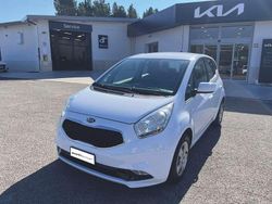 Bianco Usata 2015 Kia Venga Active Due volumi | 7500 € (Buon prezzo)