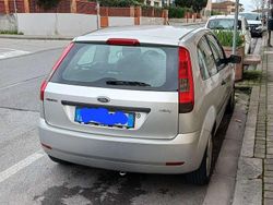 Usata 2003 Ford Fiesta Zetec Tre volumi | 2700 € (Buon prezzo)