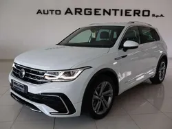 Bianco gara Usata 2021 VW Tiguan R-line SUV | 27.900 € (Buon prezzo)