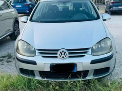 Usata 2004 VW Golf V Sportline Tre volumi | 2500 € (Ottimo prezzo)