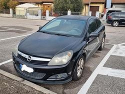 Nero Usata 2007 Opel Astra GTC Coupé | 1000 €