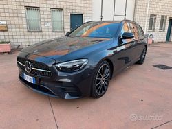 Gray Usata 2022 Mercedes E220 AMG line Station wagon | 40.900 € (Molto cara)