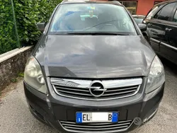 Nero Usata 2012 Opel Zafira Cosmo Monovolume | 5400 € (Molto cara)