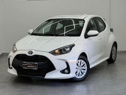 Bianco Usata 2023 Toyota Yaris Hybrid Active Tre volumi | 14.900 € (Super prezzo)