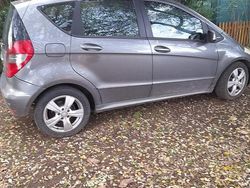 Usata 2009 Mercedes A180 Due volumi | 1000 €