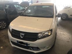 Bianco Usata 2016 Dacia Sandero Ambiance Due volumi | 5400 € (Buon prezzo)