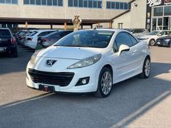Bianco Usata 2010 Peugeot 207 CC Cabrio | 3000 € (Buon prezzo)