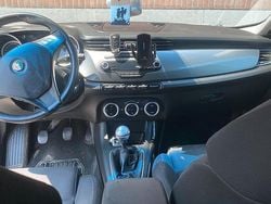 Bianco Usata 2011 Alfa Romeo Giulietta Tre volumi | 5300 € (Ottimo prezzo)