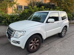 Bianco Usata 2016 Mitsubishi Pajero SUV | 16.000 €