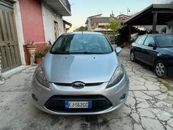 Usata 2011 Ford Fiesta Due volumi | 999 € (Super prezzo)
