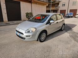 Grigio Usata 2014 Fiat Punto Tre volumi | 3990 € (Buon prezzo)