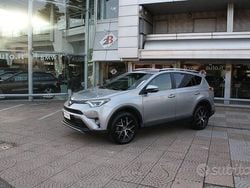 Grigio Usata 2017 Toyota RAV4 Hybrid Lounge SUV | 15.800 € (Buon prezzo)