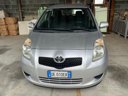 Grigio Usata 2006 Toyota Yaris Sol Due volumi | 3800 € (Buon prezzo)