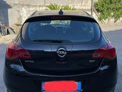 Nero Usata 2010 Opel Astra Tre volumi | 2500 € (Ottimo prezzo)